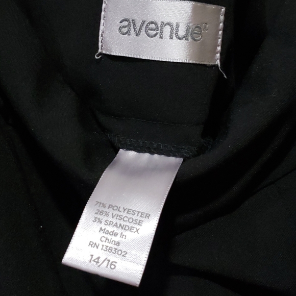 Black skirt 💥3/$50 Bundle and Save💥 - Picture 2 of 3